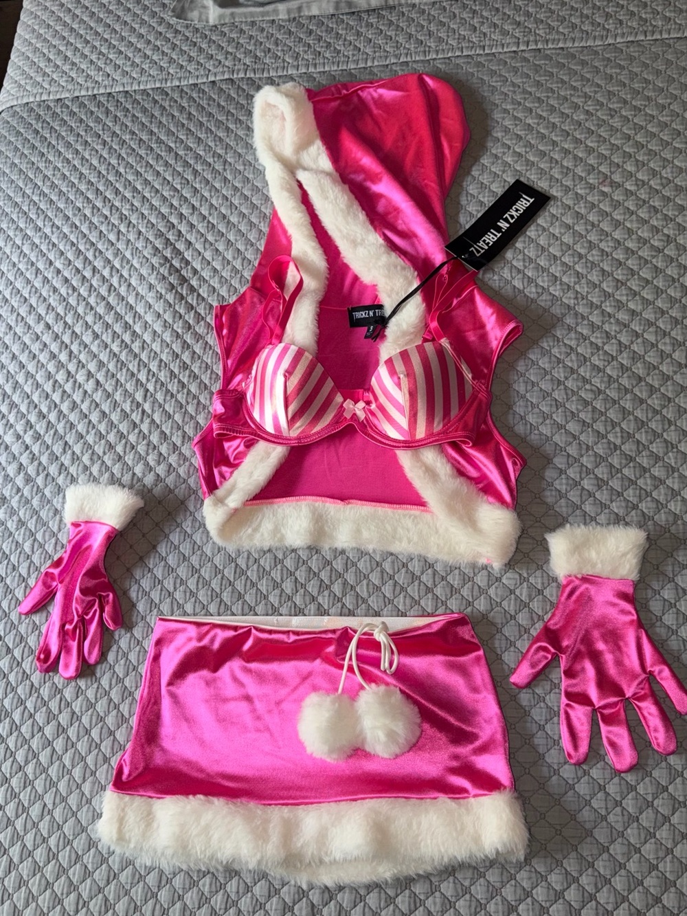 Dolls Kill Y2K Pink Santa Halloween Costume – Size S 🎀